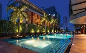 Solitaire Sukhumvit 11 Hotel 4*